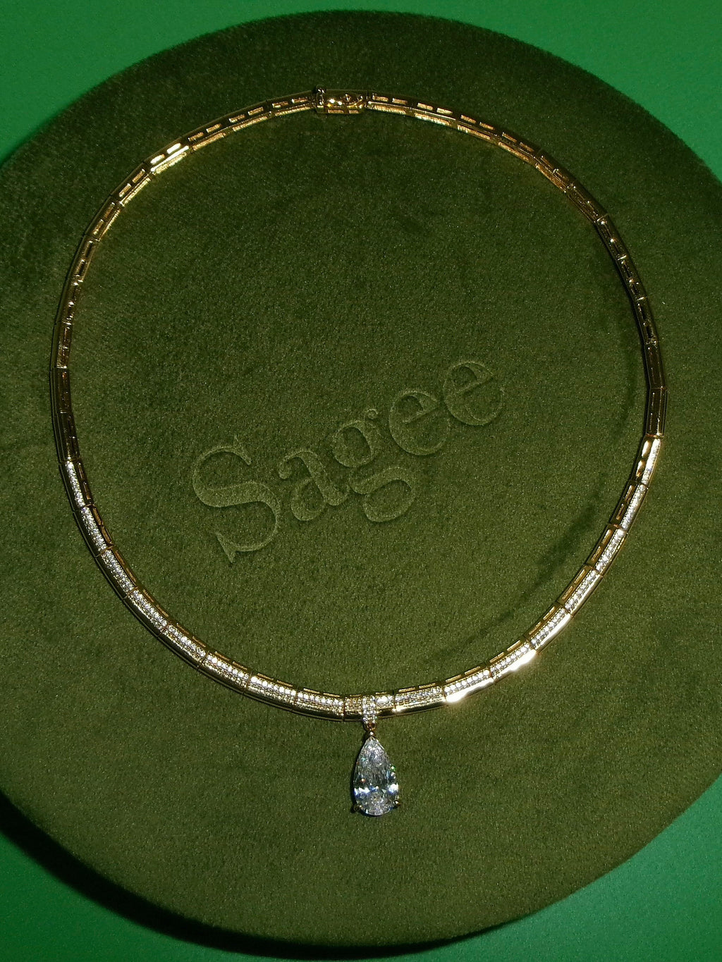 Dancing Pear Choker