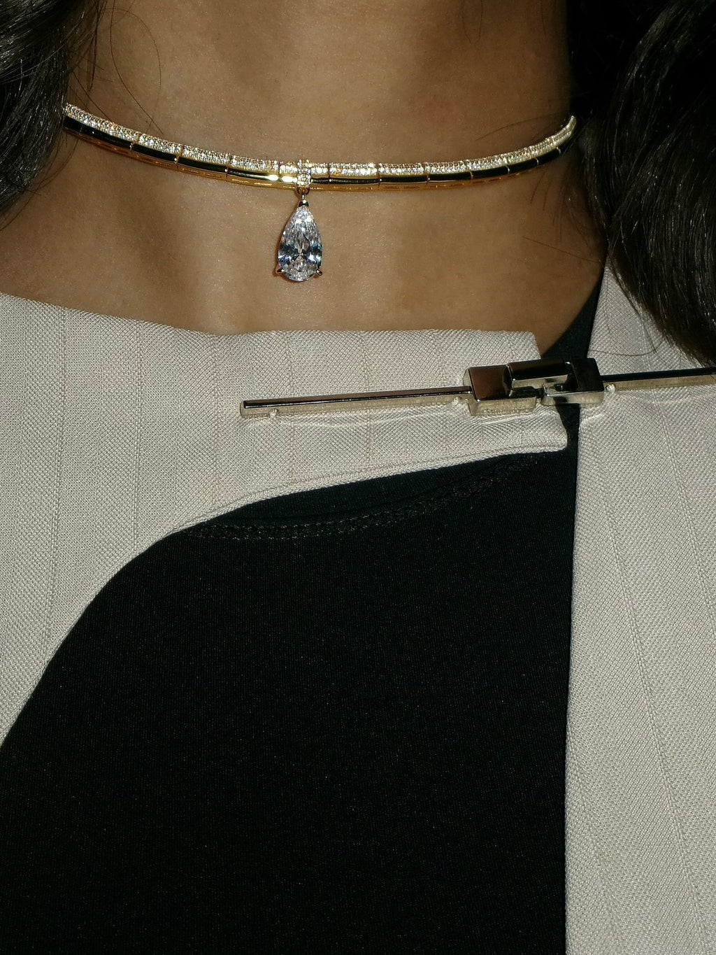 Dancing Pear Choker