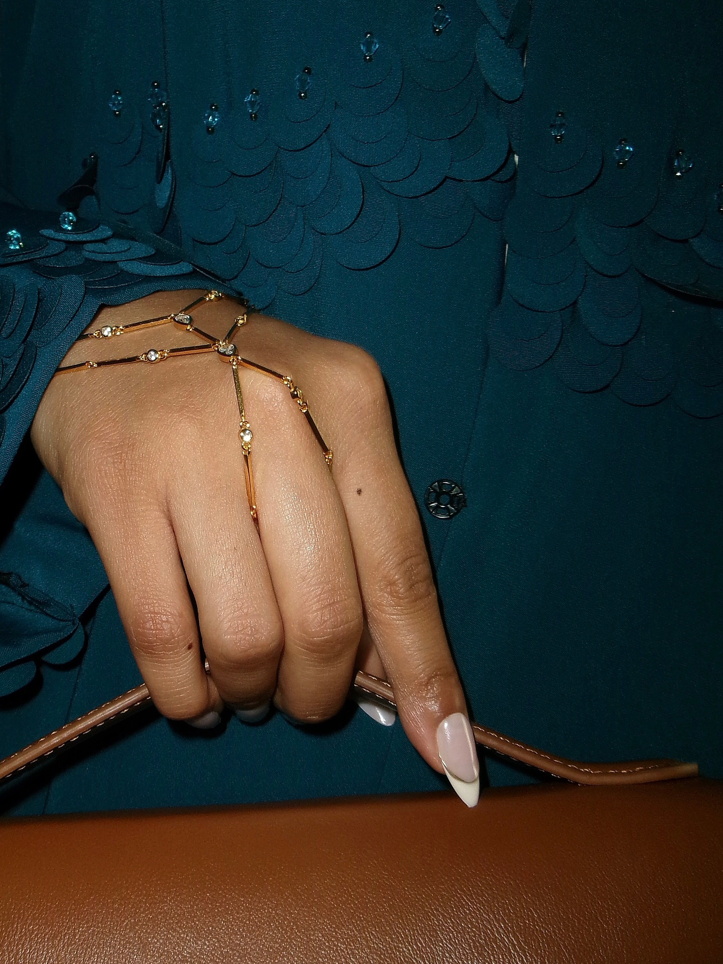 Sagee Signature Hand Chain