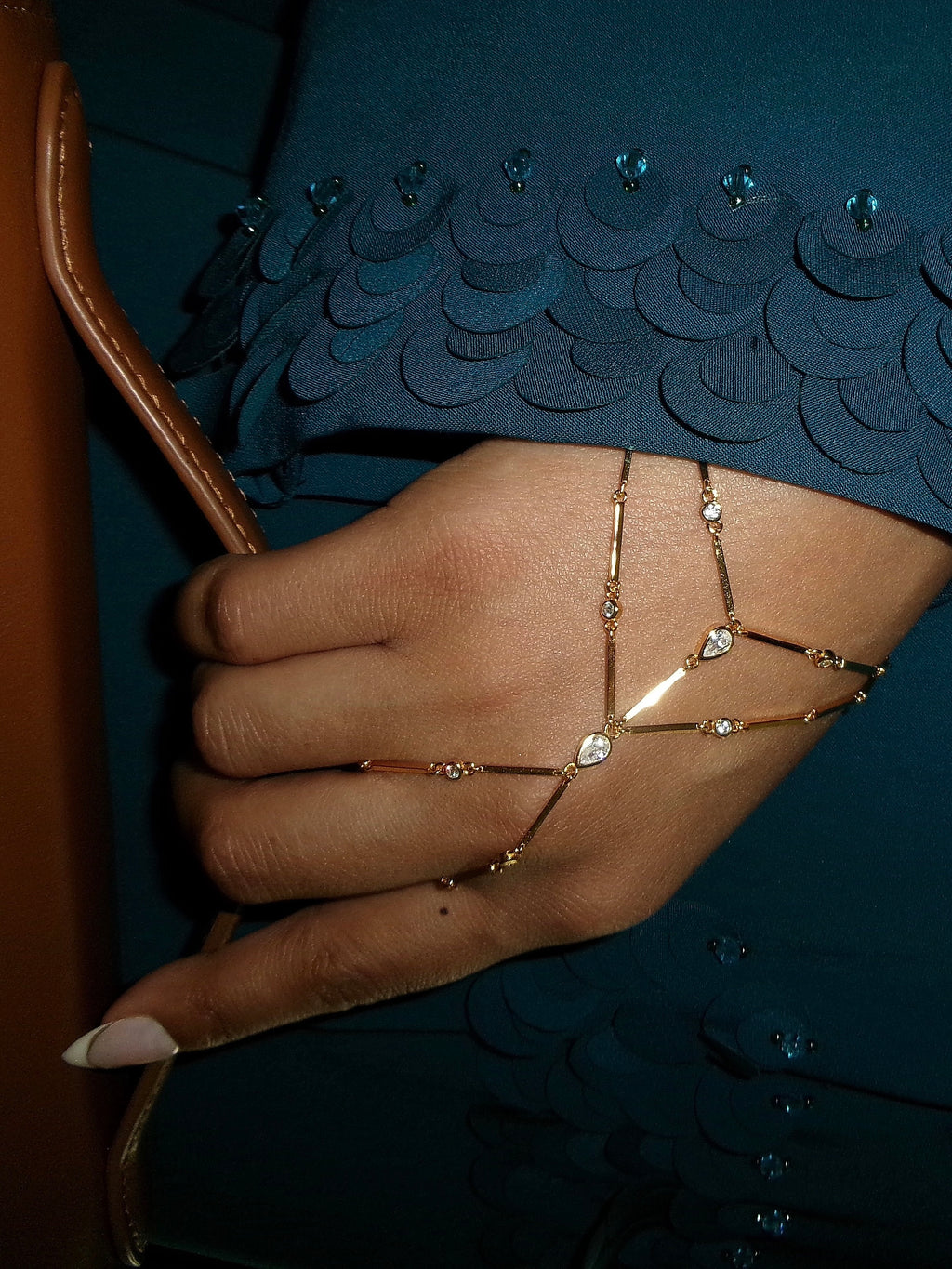 Sagee Signature Hand Chain